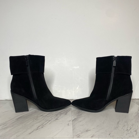 Blondo Sidnee Black Suede Heeled Bootie 7 - Picture 6 of 15
